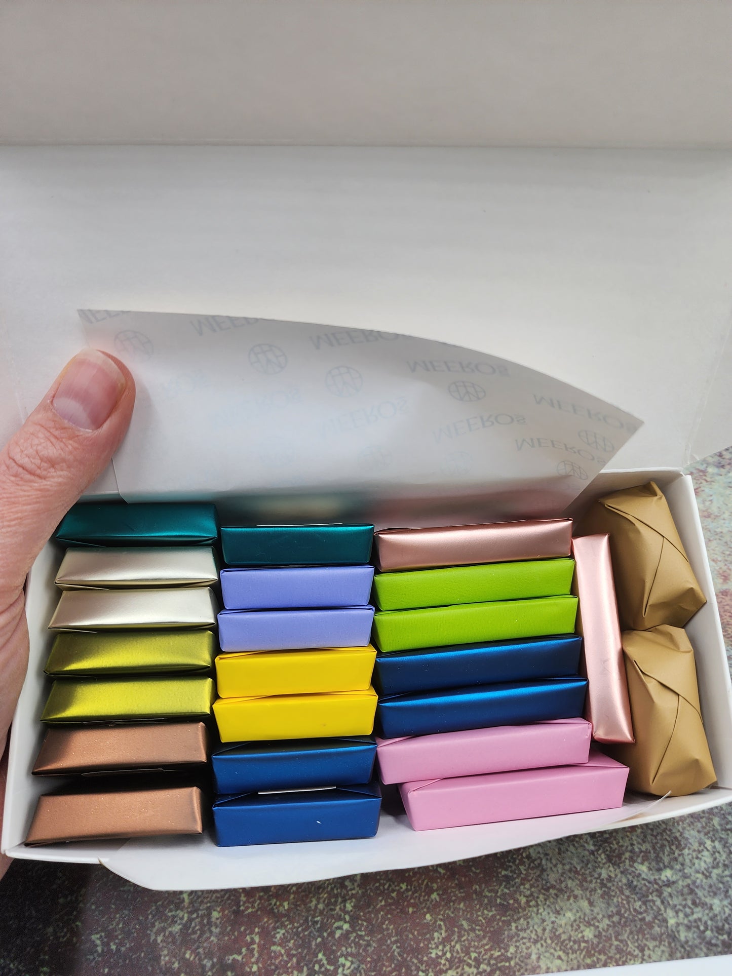 Medium Box - 24 pcs
